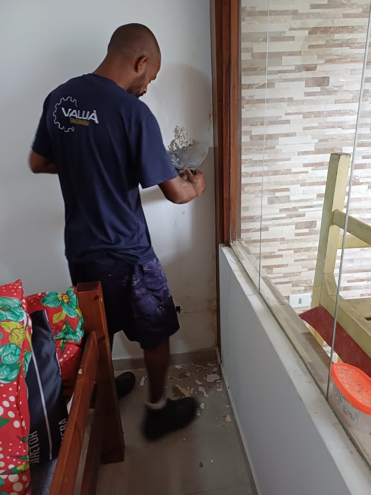 Pequeno reparo residencial executado pela Valuà Engenharia